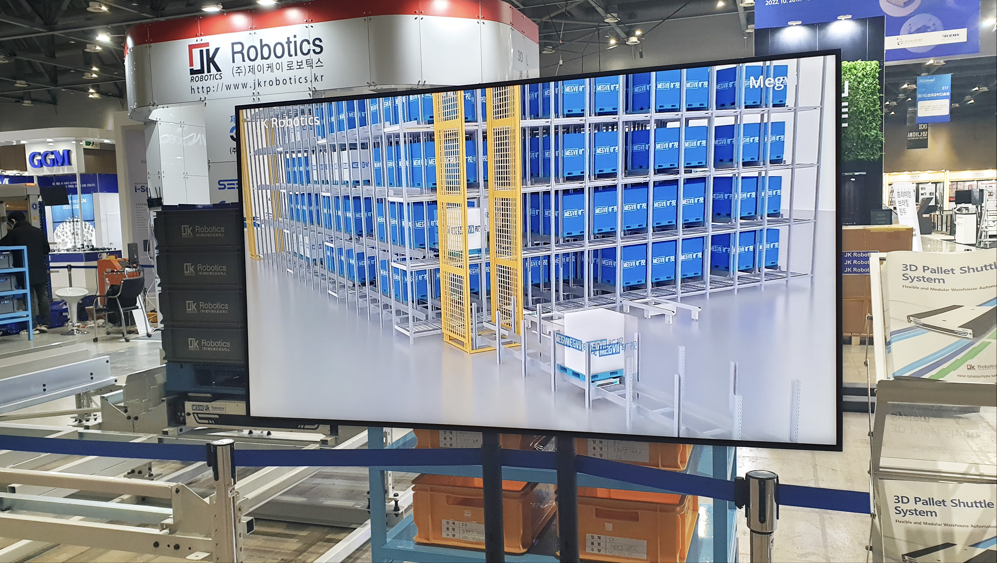 Megvii pallet shuttle pop out in Korea Robot World 2022
